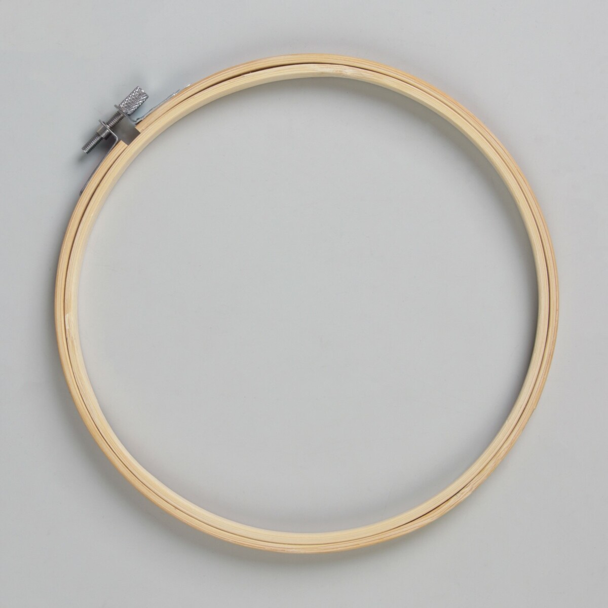 

Пяльцы для вышивания, d = 18 см, цвет светлое дерево