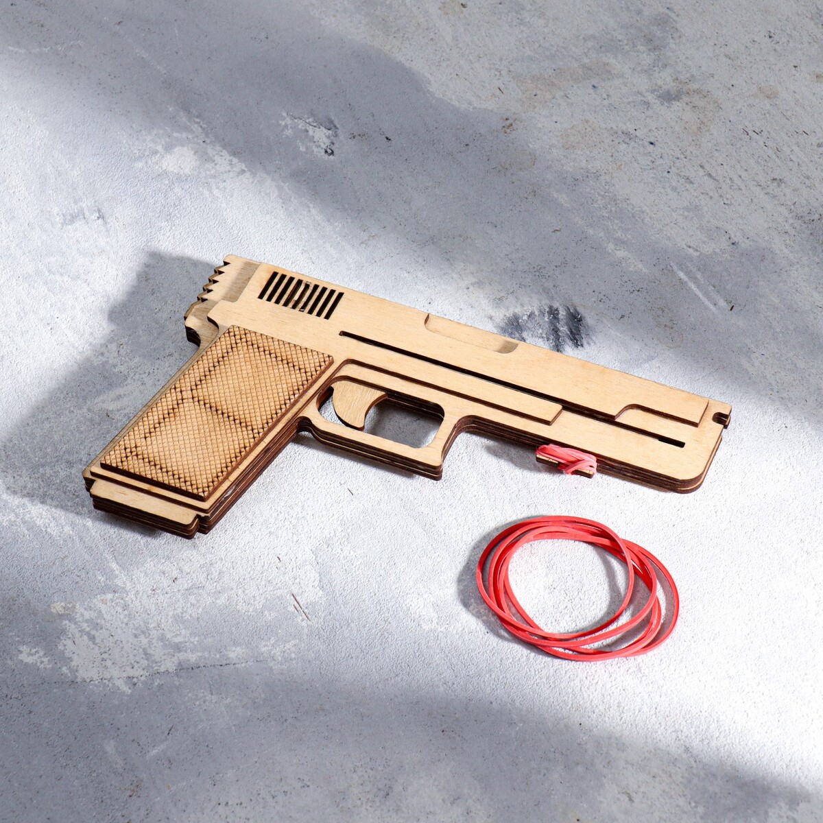 фото Сувенир деревянный пистолет резинкострел тт, стреляет резинками дарим красиво