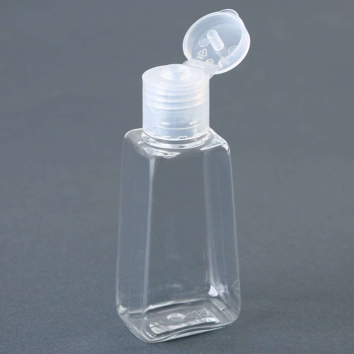 Бутылочка для хранения - брелок бутылочка для хранения с дозатором 75 мл белый