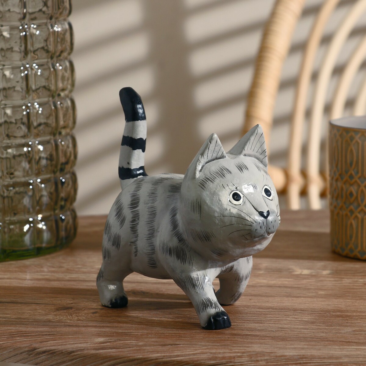 

Сувенир, Серый