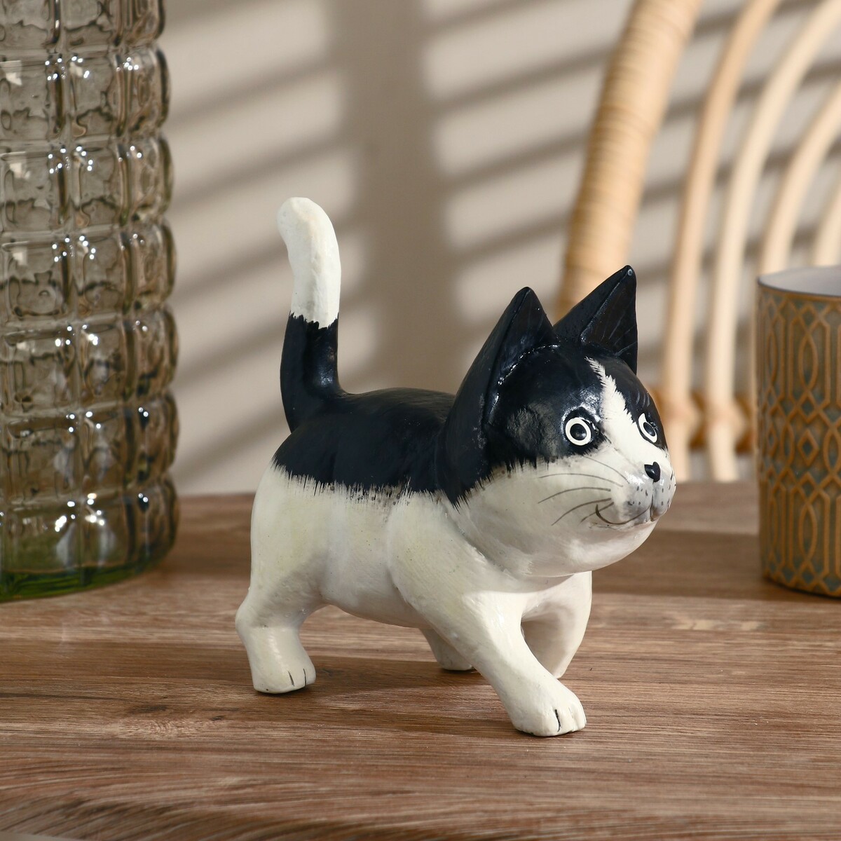 

Сувенир, Черный