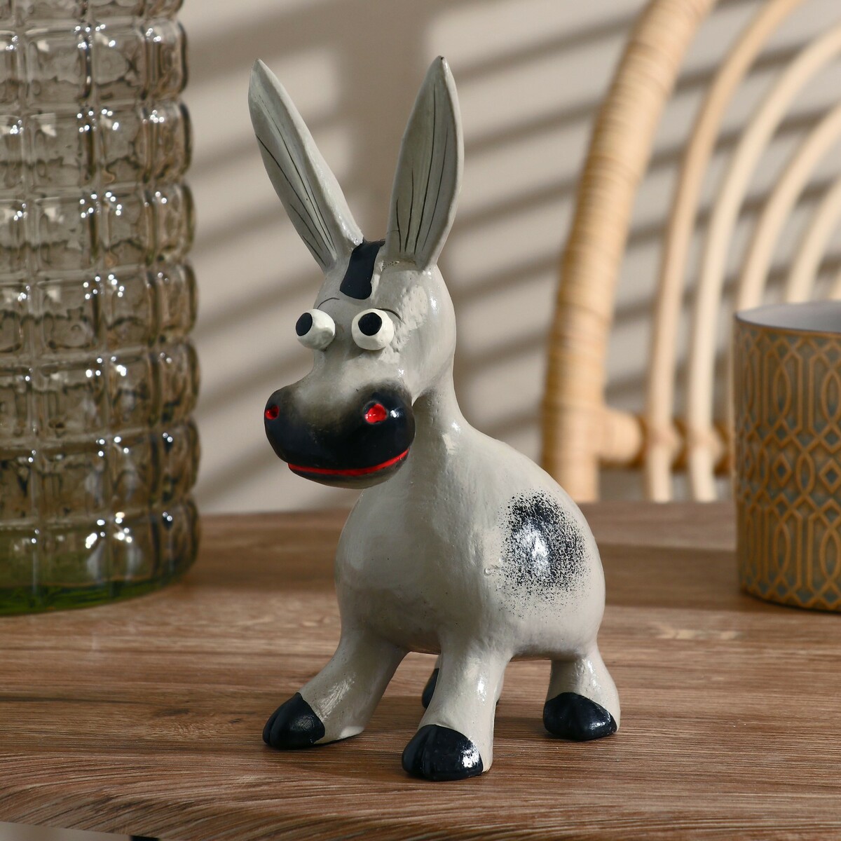 

Сувенир, Серый