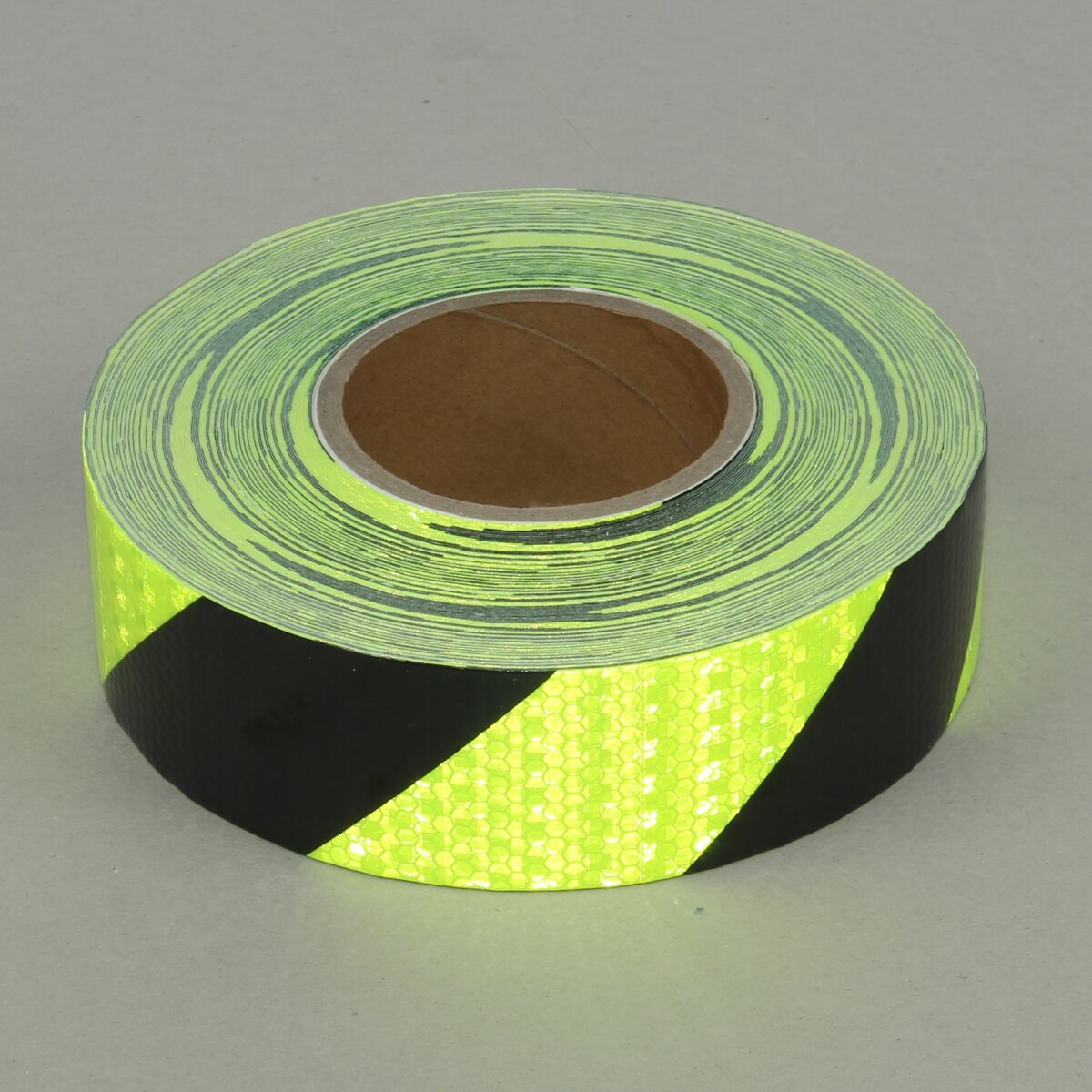 Светоотражающая лента, самоклеящаяся, салатовая с пунктиром, 5 см х 45 м фотолюминесцентная самоклеящаяся лента 2х100 см оранжевое свечение