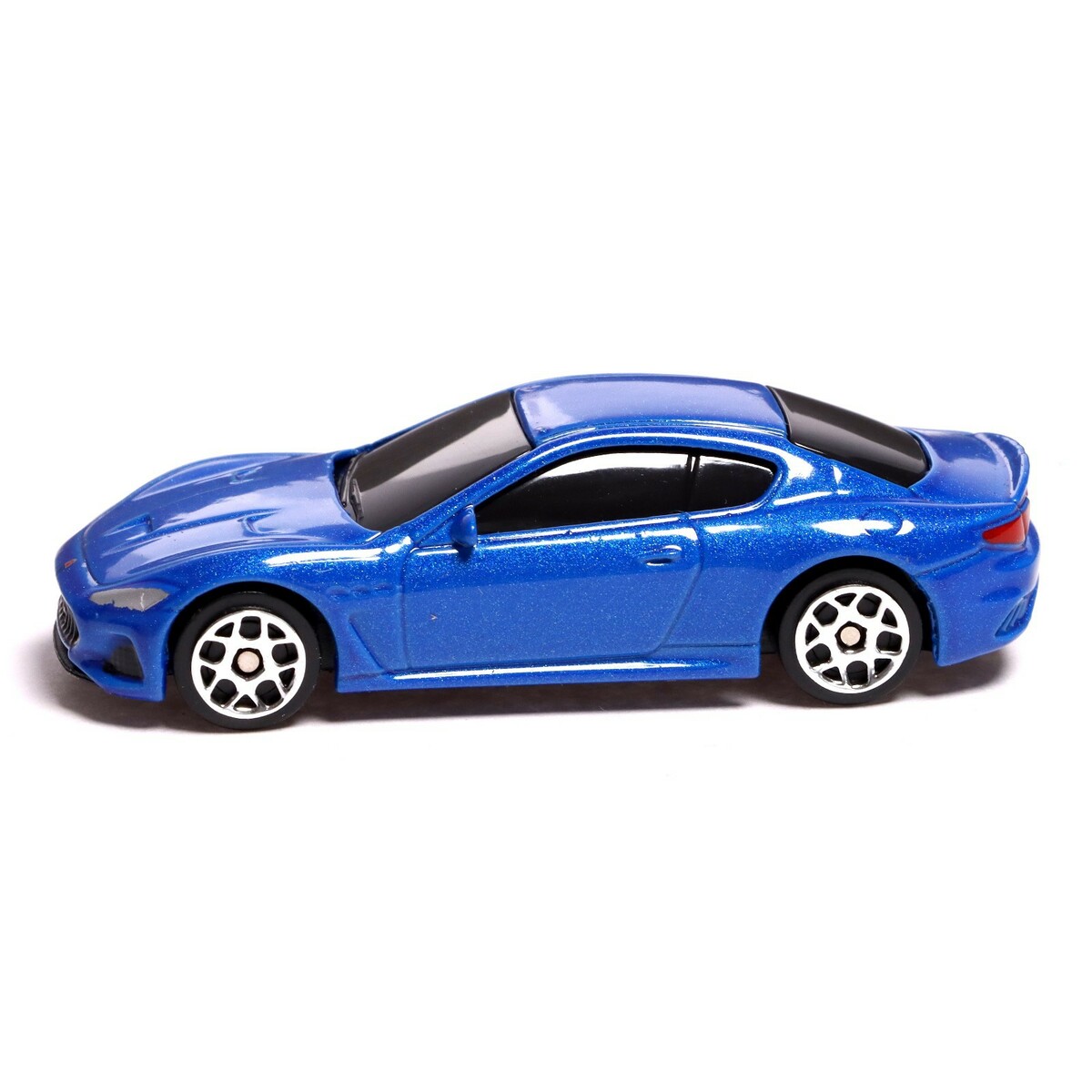 

Машина металлическая maserati granturismo, 1:64, цвет синий