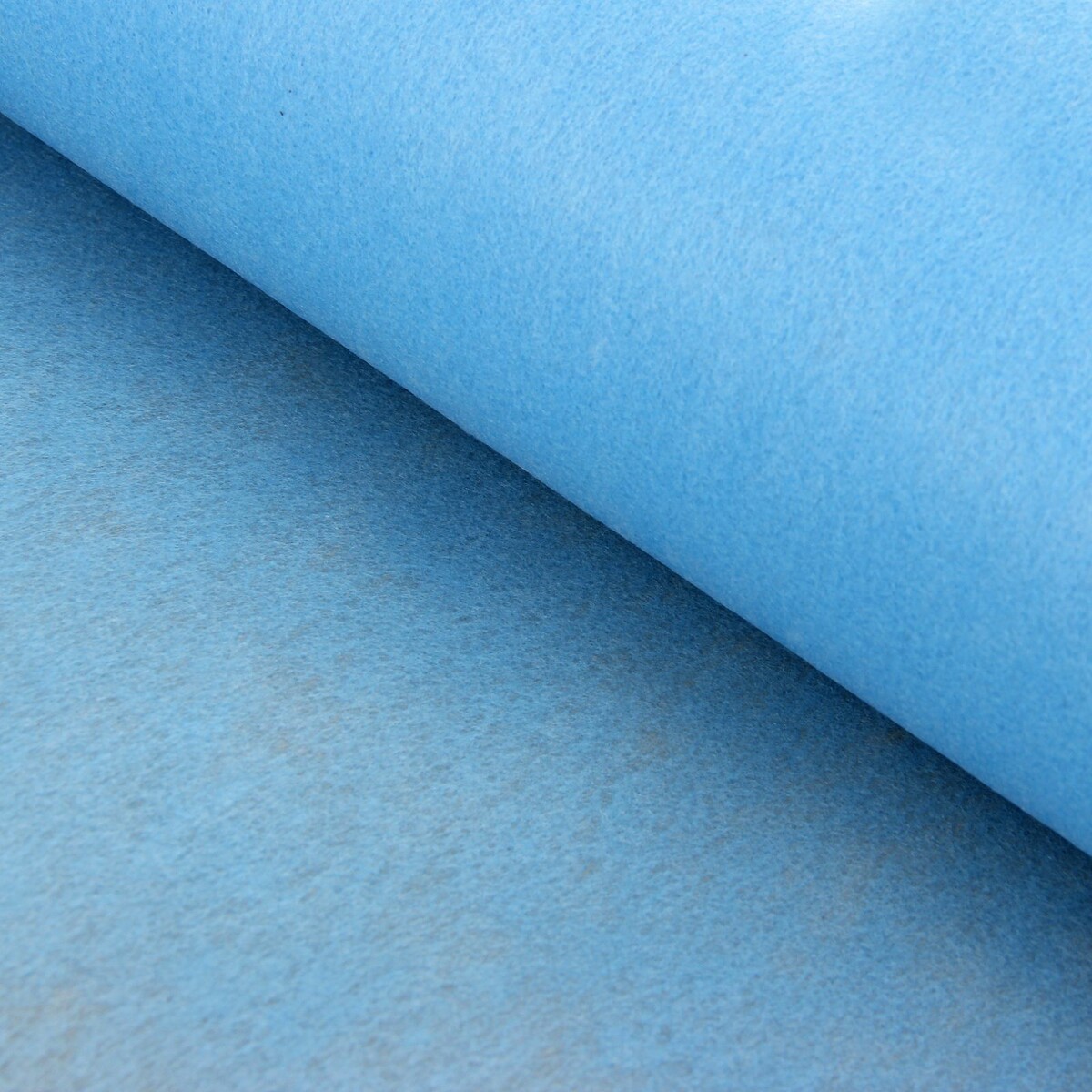 Фетр для упаковок и поделок, однотонный, голубой, двусторонний, рулон 1шт., 50 см x 15 м фетр для упаковок и поделок однотонный салатовый зеленый двусторонний рулон 1шт 0 5 x 20 м