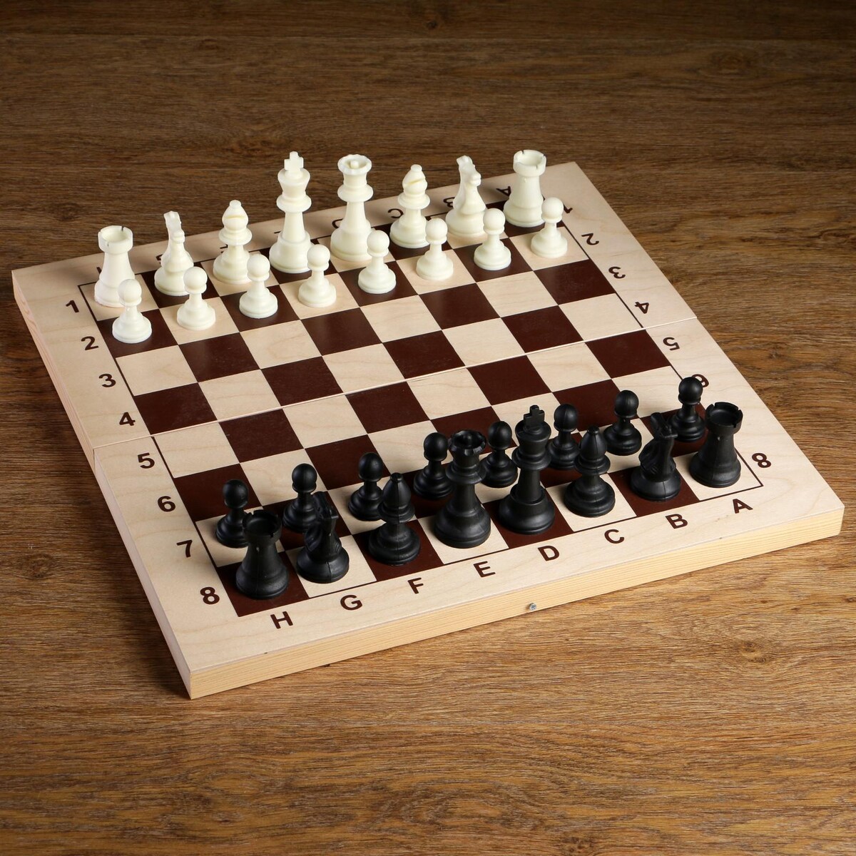 Шахматные фигуры, пластик, король h-9 см, пешка h-4.1 см голый король