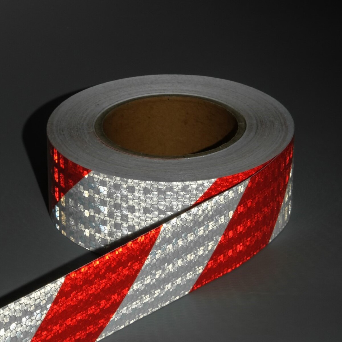 Светоотражающая лента, самоклеящаяся, бело-красная, 5 см х 25 м лента упаковочная красная с золотой полосой 5 мм х 225 м