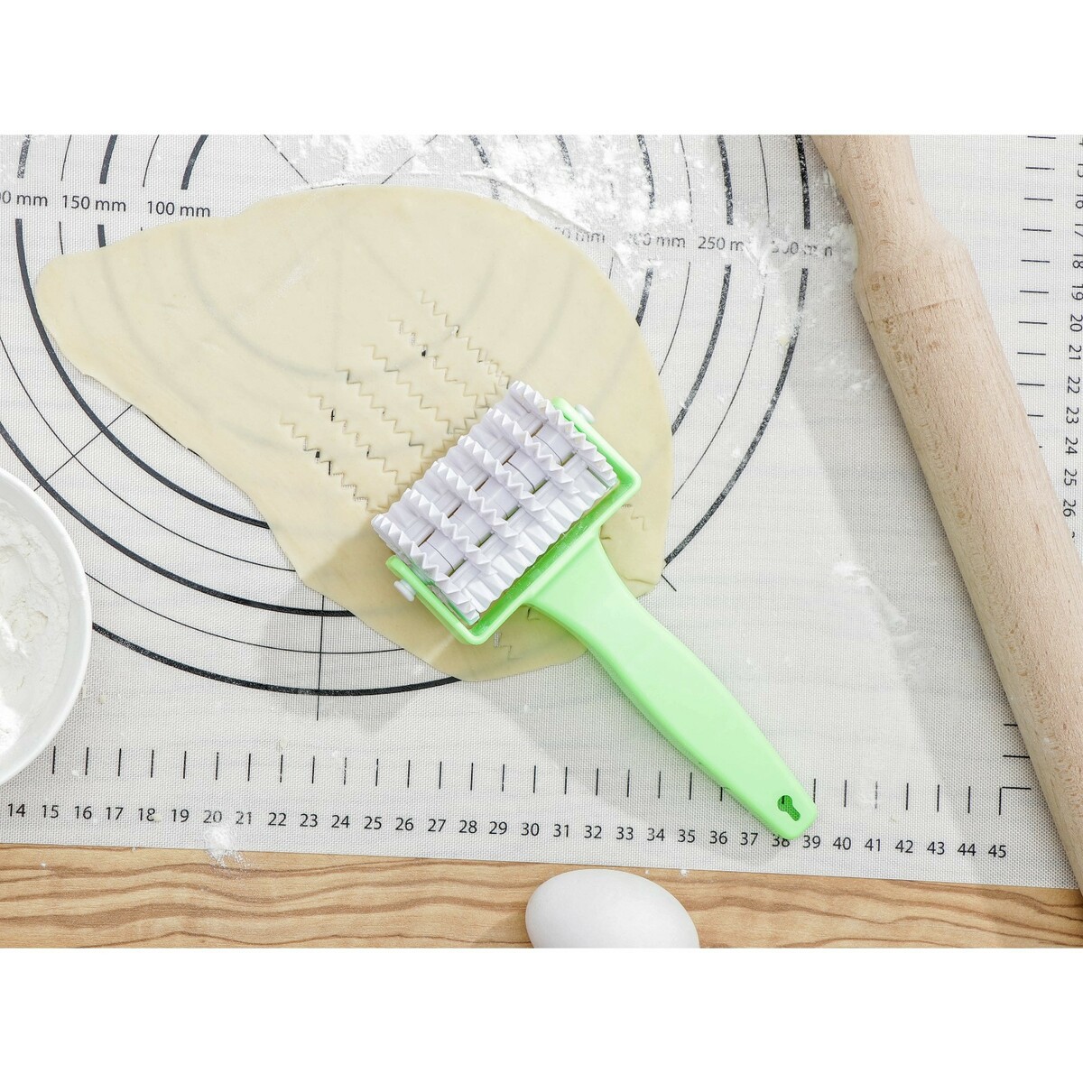 Валик для нарезки теста доляна нож для пиццы и теста двухсторонний доляна lime 17×7 5 см черно зеленый