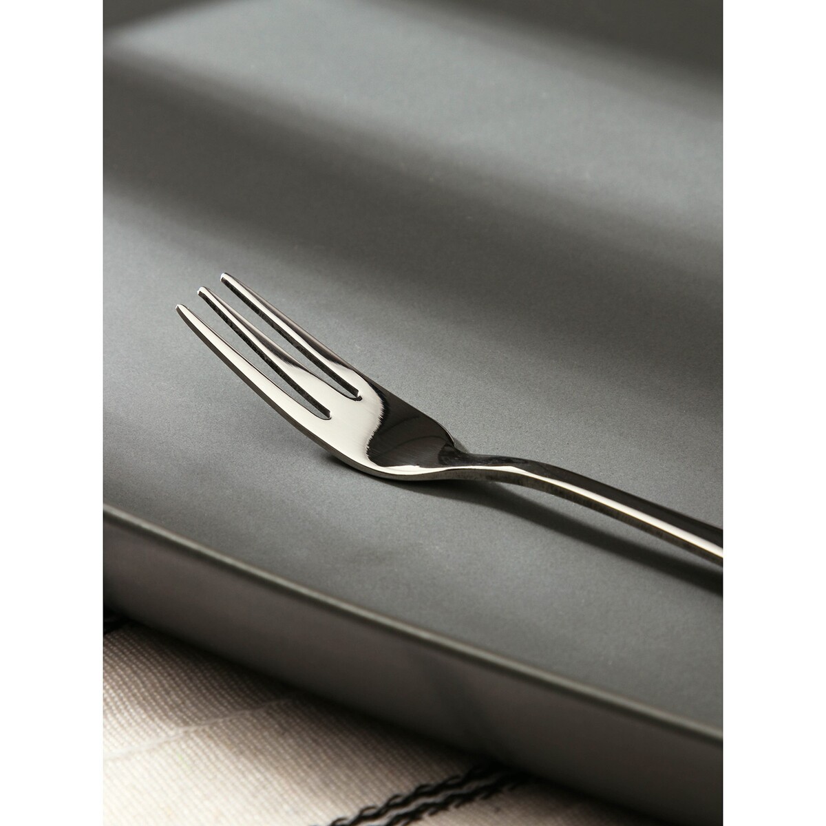 фото Вилка десертная из нержавеющей стали magistro wings, длина 14 см, цвет серебряный