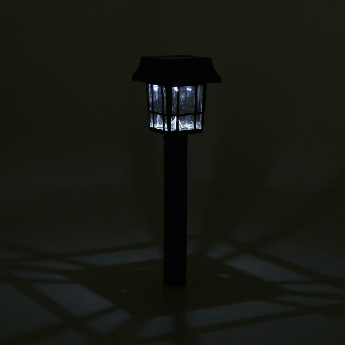 фото Садовый светильник на солнечной батарее luazon lighting