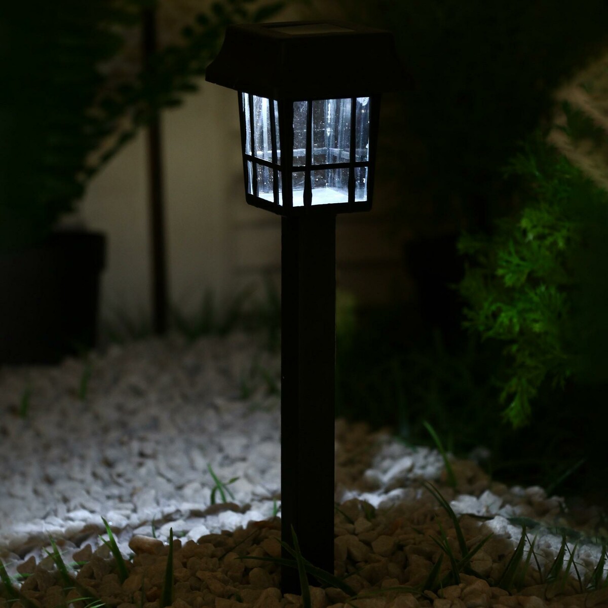 фото Садовый светильник на солнечной батарее luazon lighting
