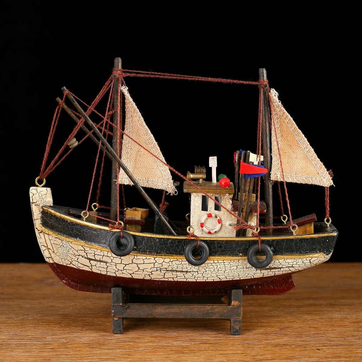 

Корабль, Бежевый