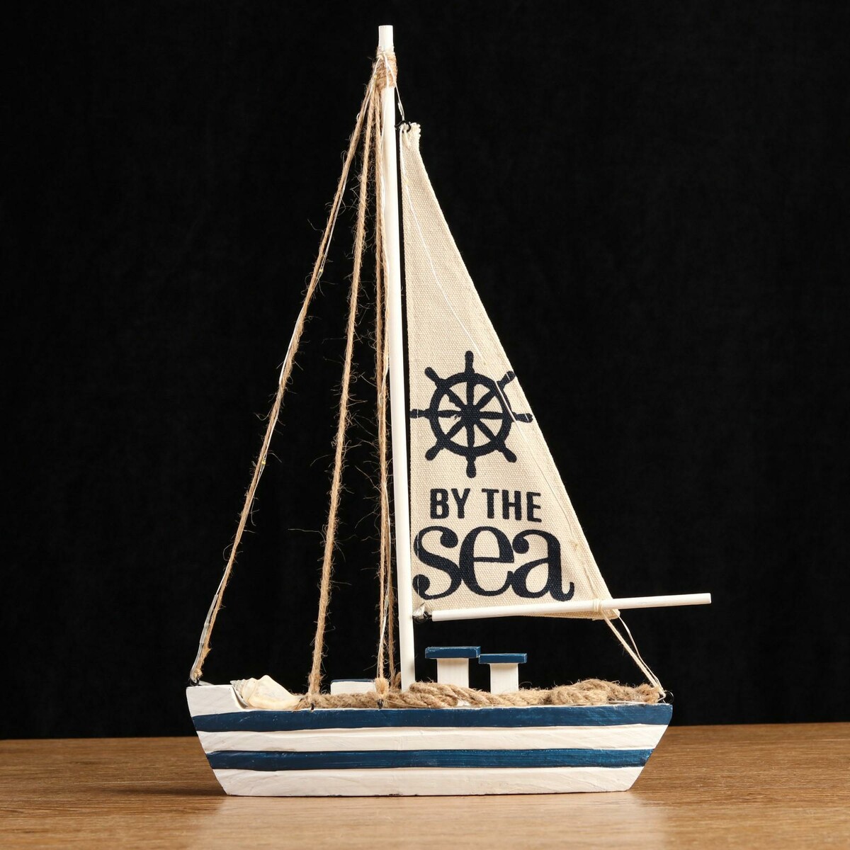 

Корабль сувенирный с подсветкой 26*6*39см, Белый;синий