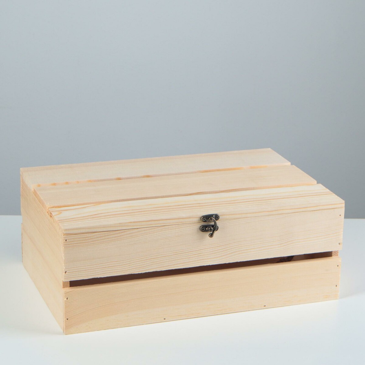 Ящик деревянный 35×23×13 см подарочный с реечной крышкой на петельках с замком ящик почтовый с замком вертикальный зеленый