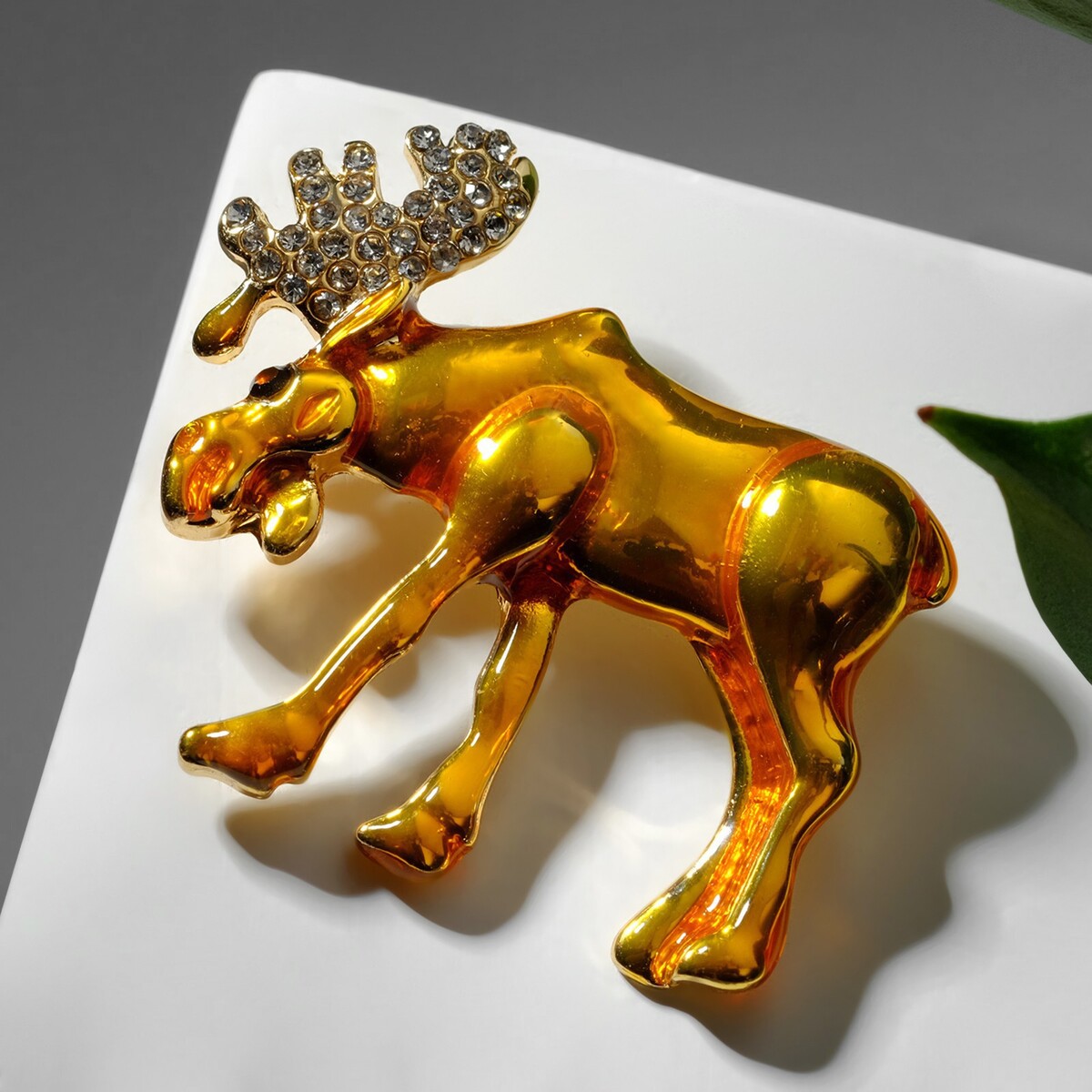 

Брошь, Золотой;золотистый