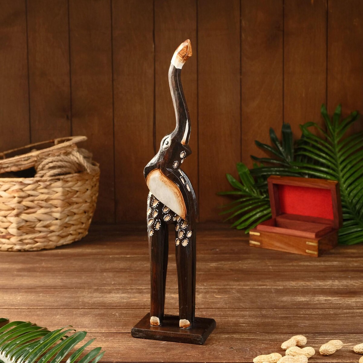 

Сувенир, Коричневый