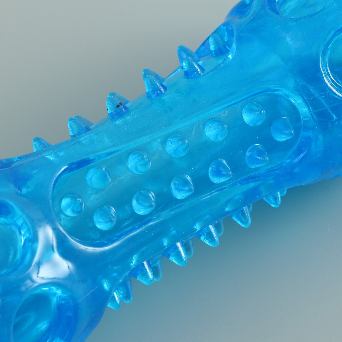 фото Игрушка-палка из термопластичной резины с утопленной пищалкой, синяя пижон