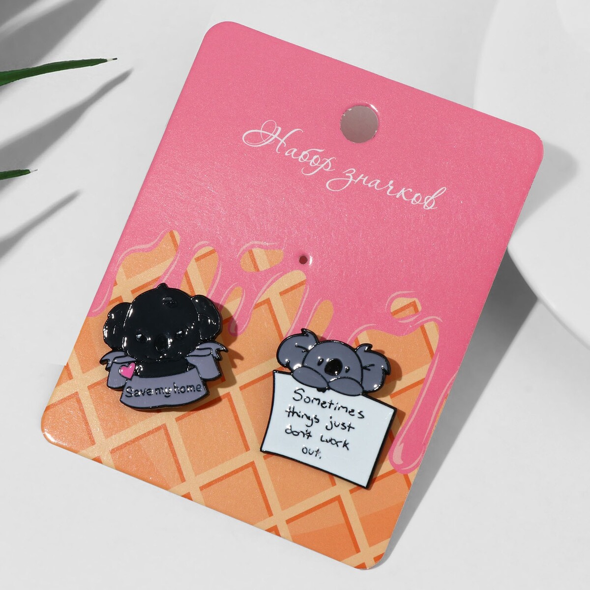 фото Набор значков (2 шт.) queen fair