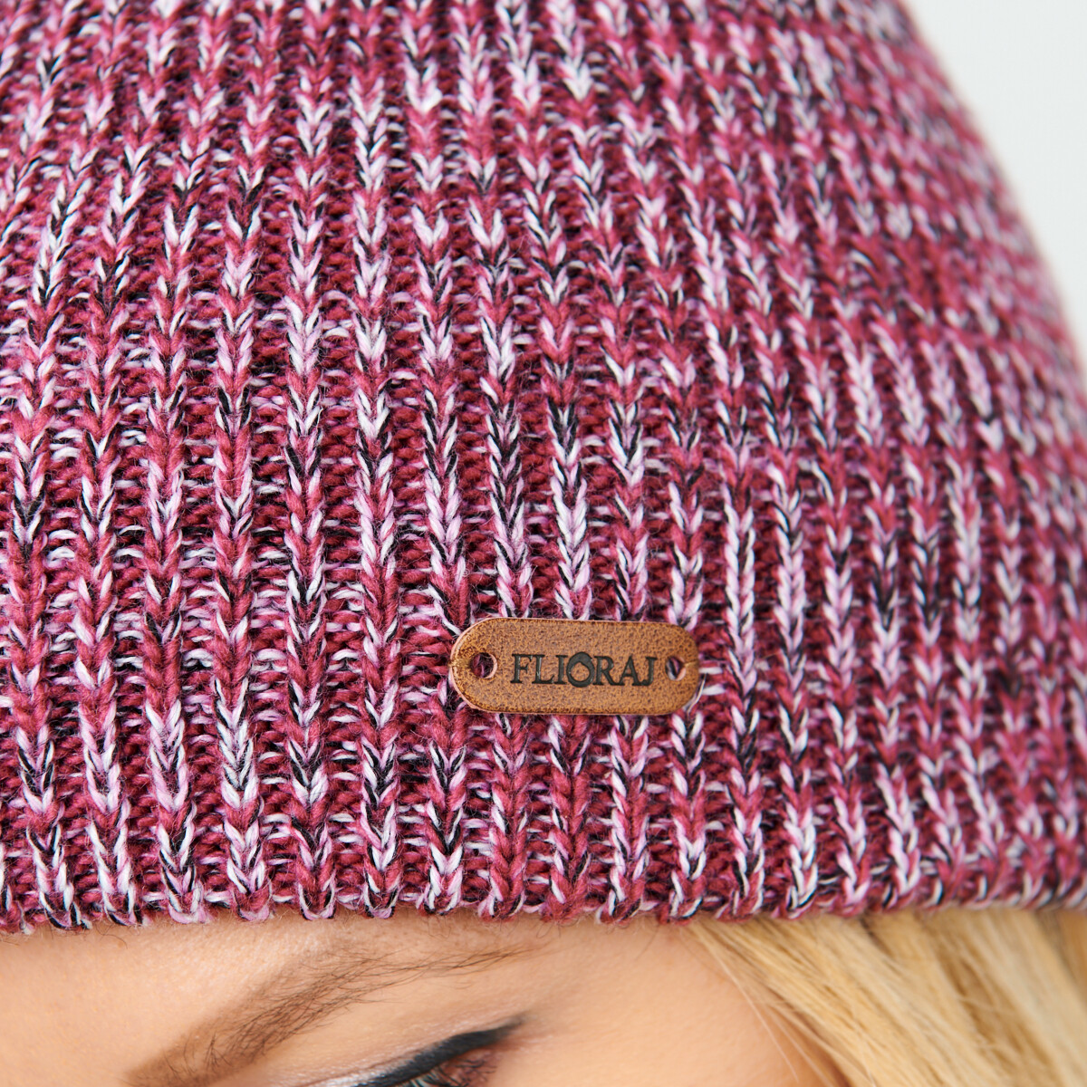 фото Шапка flioraj