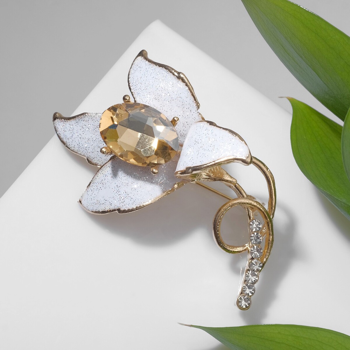 Брошь Queen fair 01156743: купить за 240 руб в интернет магазине с ...