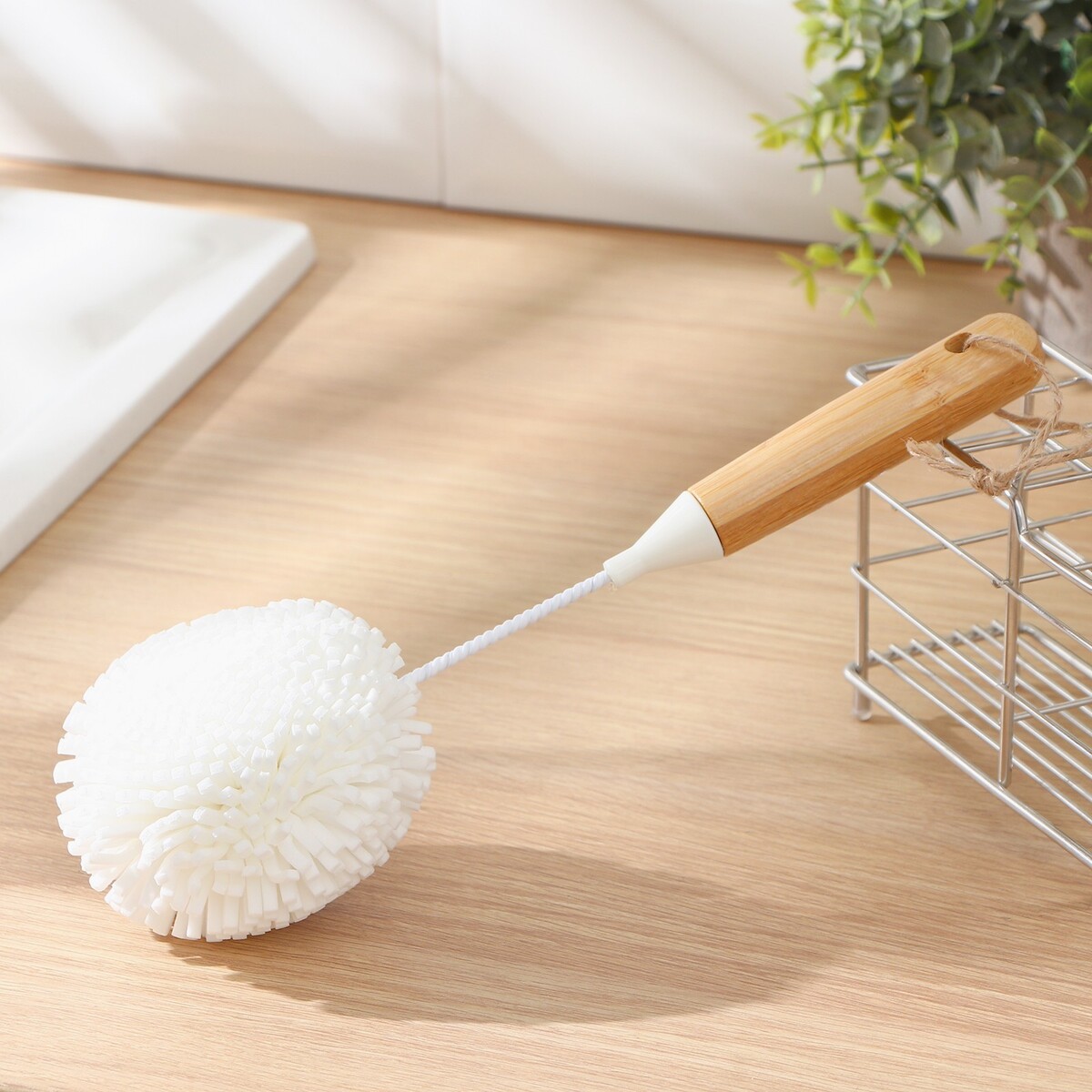 Ёрш для посуды доляна meli, бамбуковая ручка, eva, шар, 26×10 см ёрш для посуды доляна meli 34×6 см с поролоном бамбуковая ручка замшевая петелька