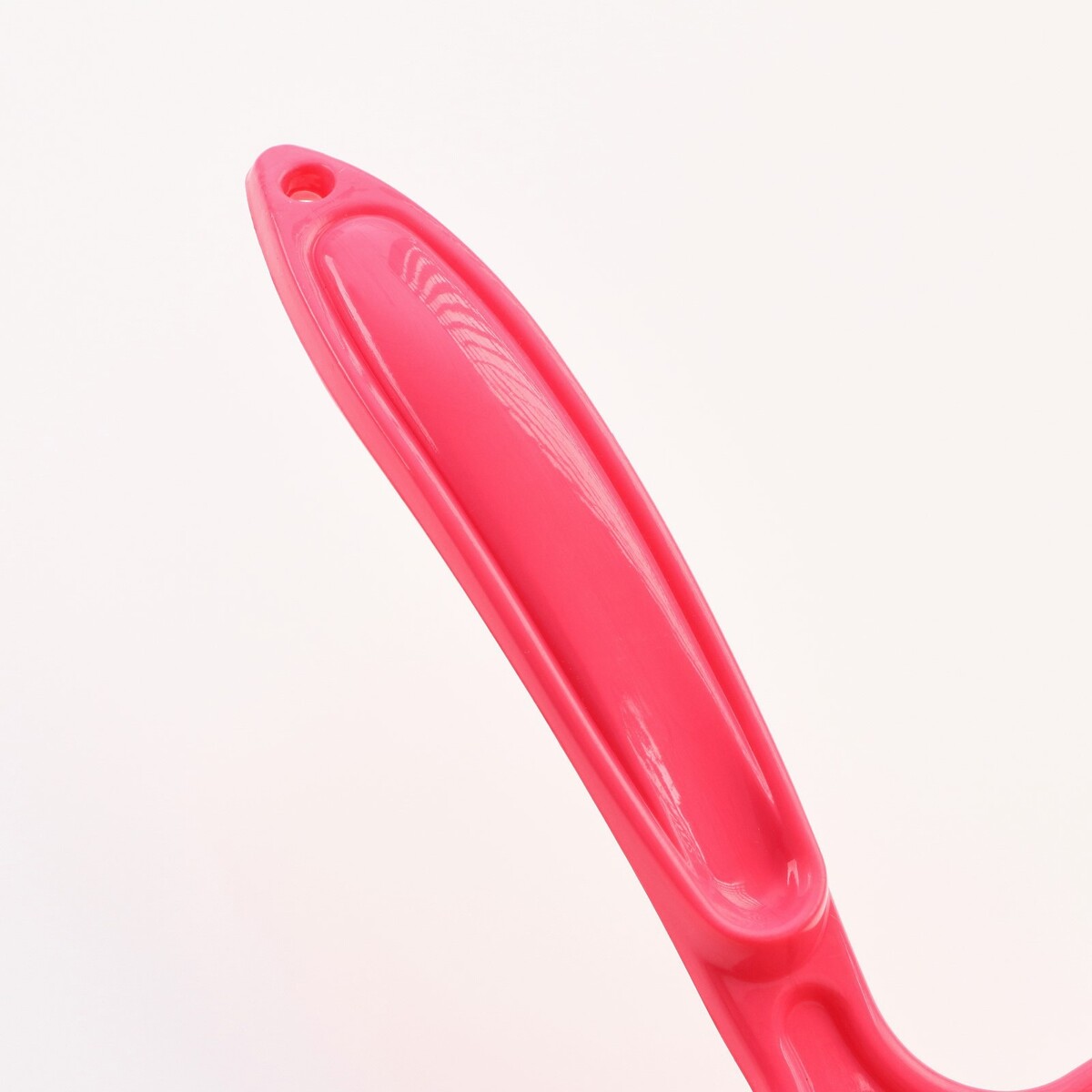 фото Щетка - пуходерка средняя жесткая с каплями, основание 59 х 49 мм, розовая пижон