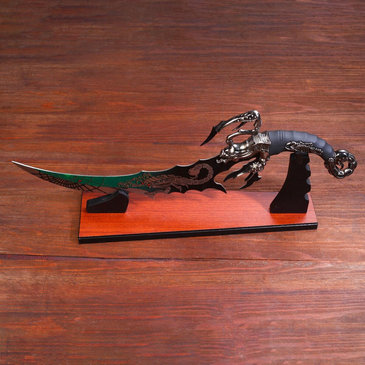 Сувенирный нож на подставке, скорпион на лезвии и рукоятке, 53,5 см корабль сувенирный на подставке авианосец 25см