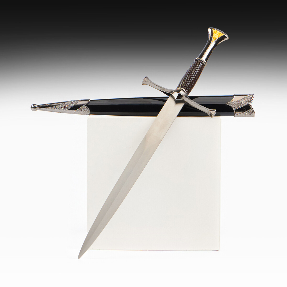 

Макет оружия, Серебристый