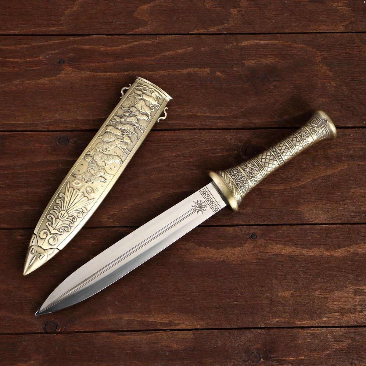 Кинжал сувенирный сувенирный меч на планшете клинок 27 см рукоять с головой старца