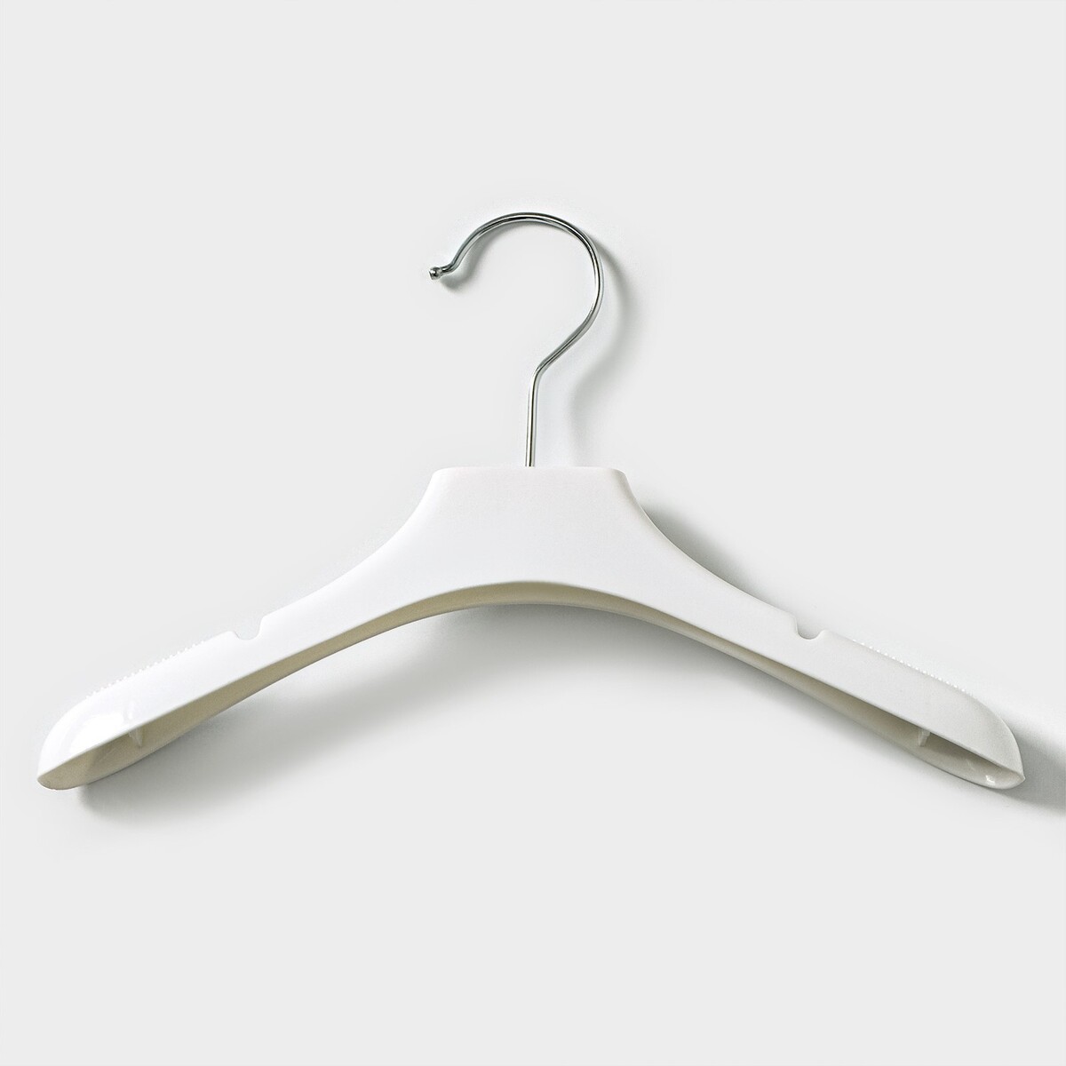 Плечики - вешалка для одежды, широкие плечи, 31×4×17 см, цвет белый штаны сноубордические outside белый