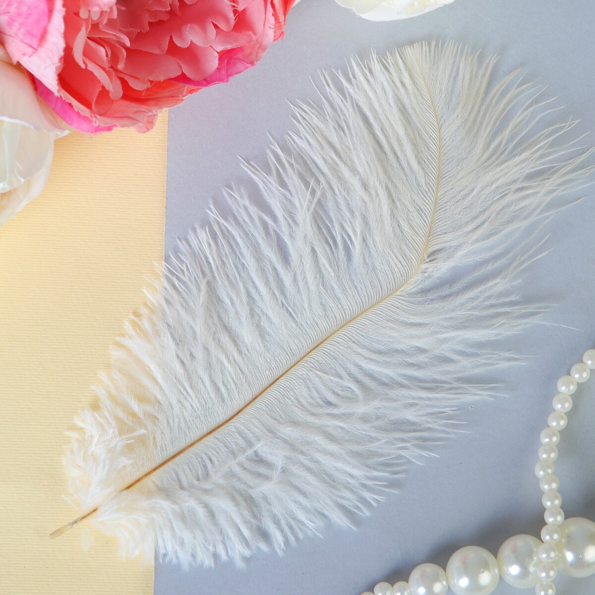 Перо для декора, размер: 20-24 см, цвет белый перо страуса 25 30 см белый