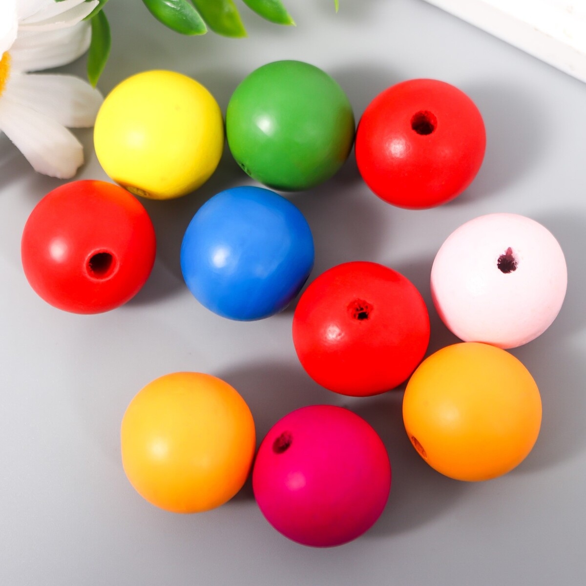 Бусинки игрушки. Цветные шары. Цветные шарики для детей. Разноцветные шарики мини. Дерево с цветными шариками.