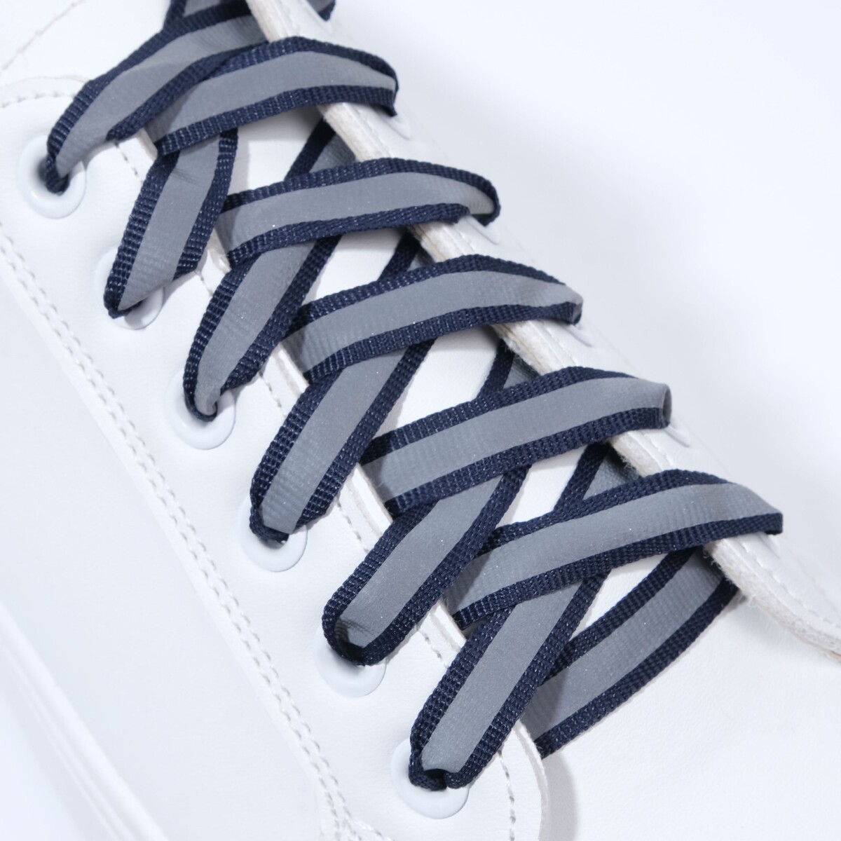 фото Шнурки для обуви, пара, плоские, со светоотражающей полосой, 10 мм, 100 см, цвет темно-синий onlitop