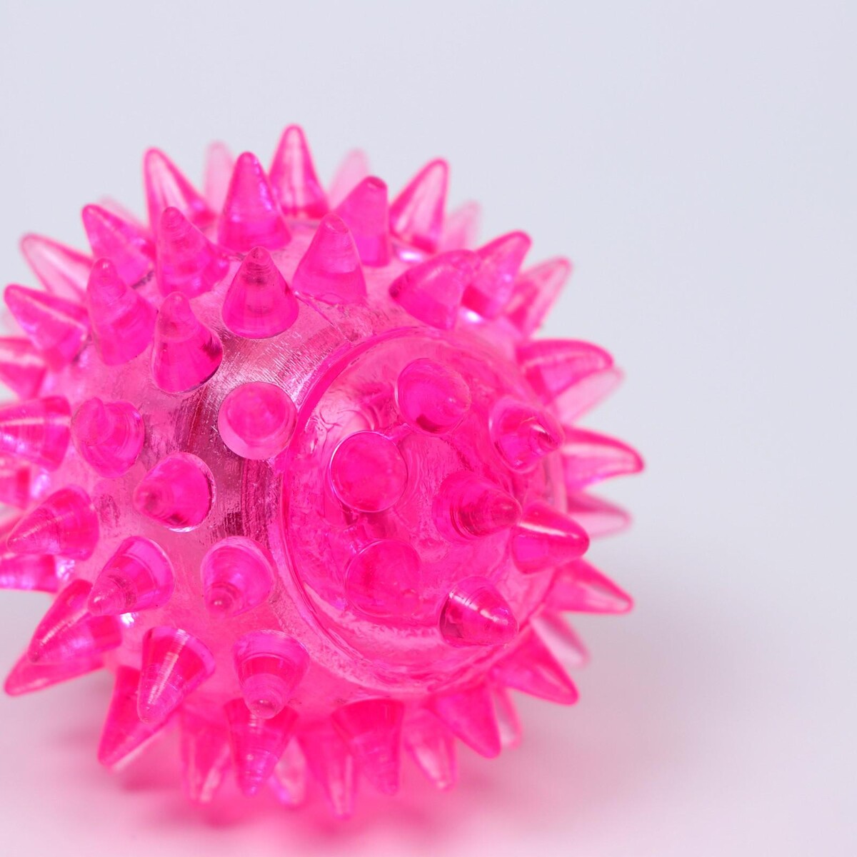 Мяч светящийся для животных малый, tpr, 4,5 см, розовый Пижон 01222115 - фото 3