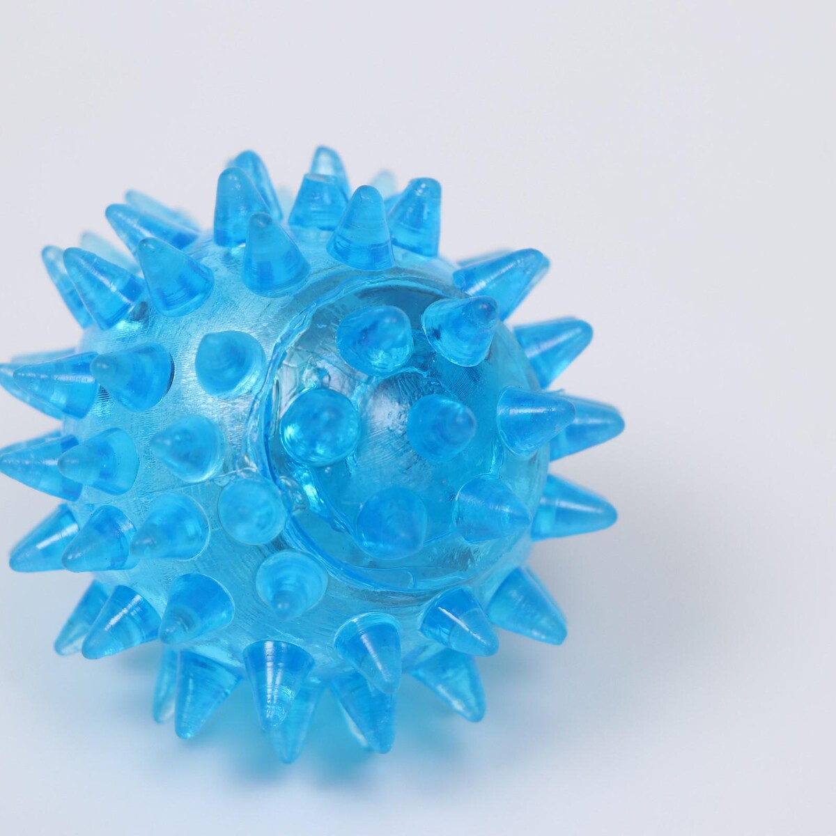 Мяч светящийся для животных малый, tpr, 4,5 см, голубой Пижон 01222147 - фото 4