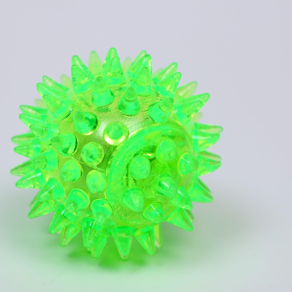 Мяч светящийся для животных малый, tpr, 4,5 см, зелёный Пижон 01222158 - фото 3