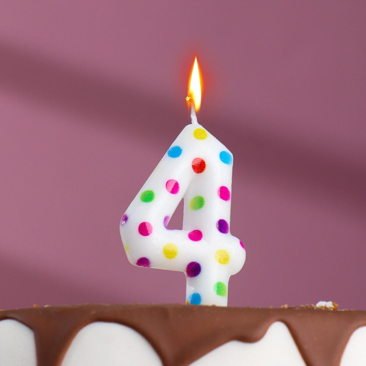Свеча в торт на день рождения