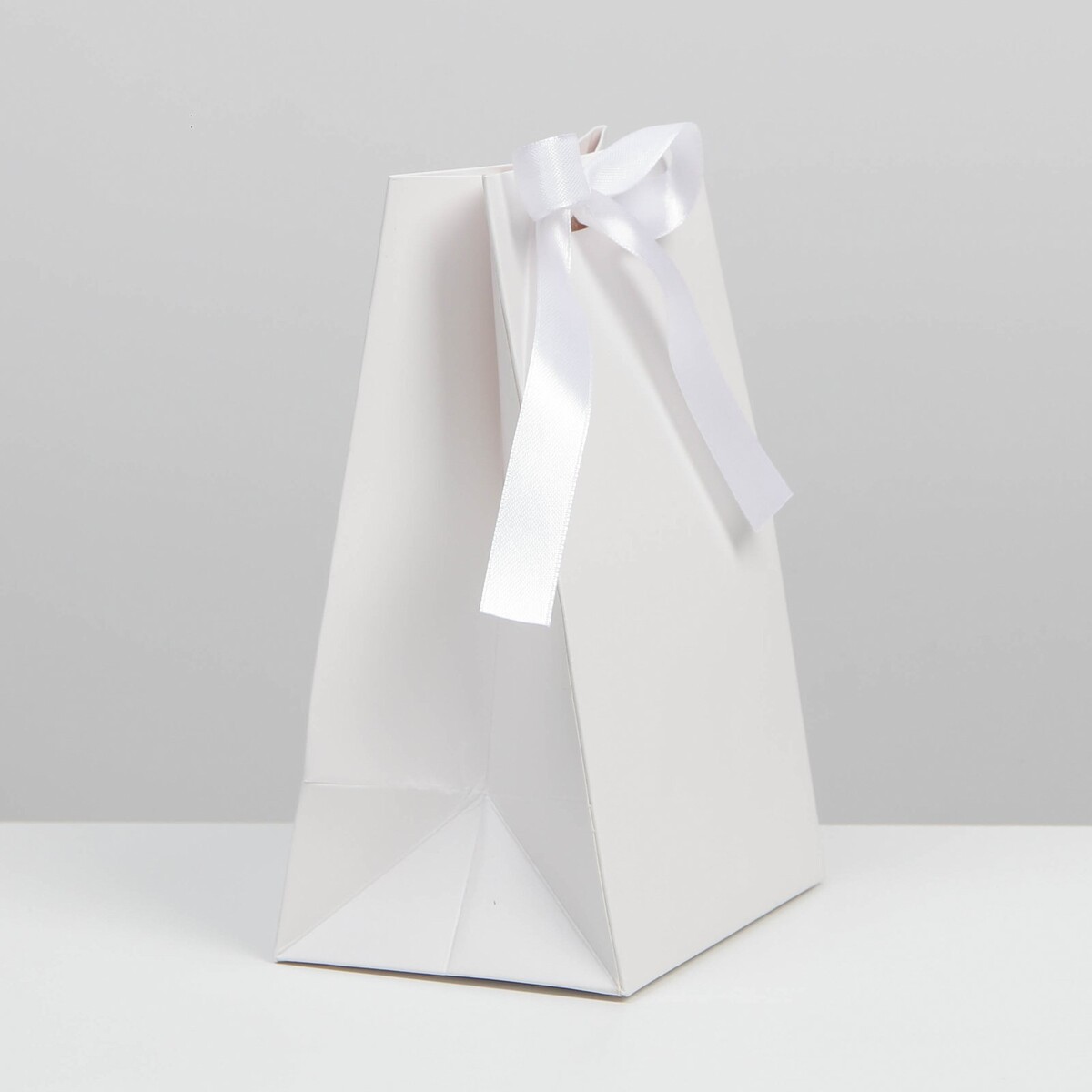 

Пакет подарочный с лентой, упаковка,, Белый