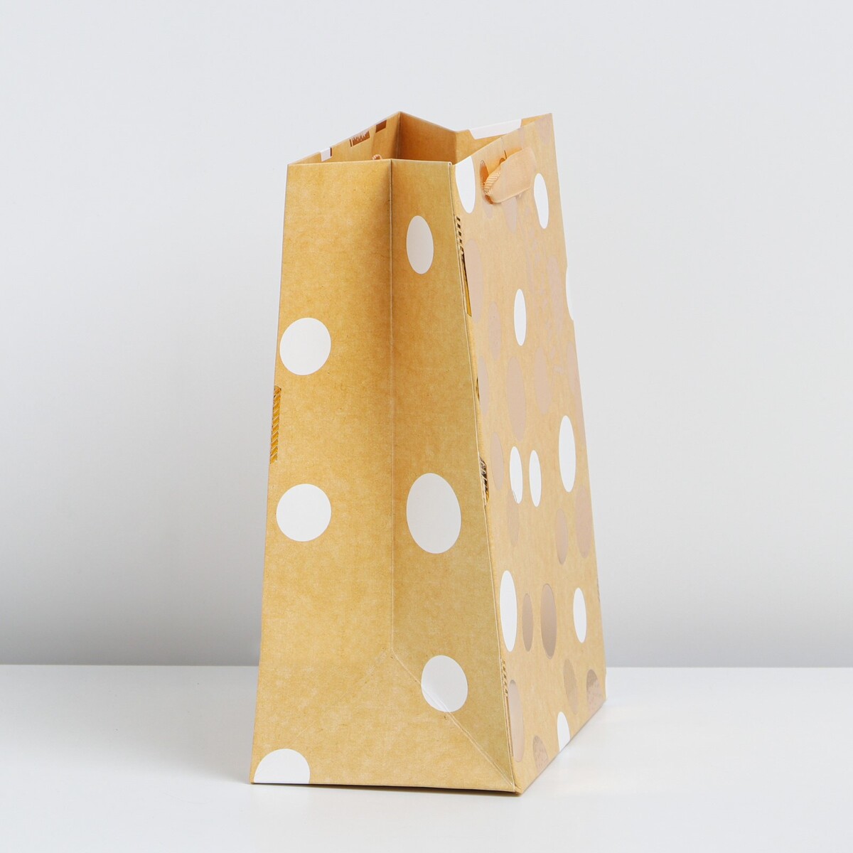 

Пакет подарочный ламинированный, упаковка,, Золотистый;бежевый