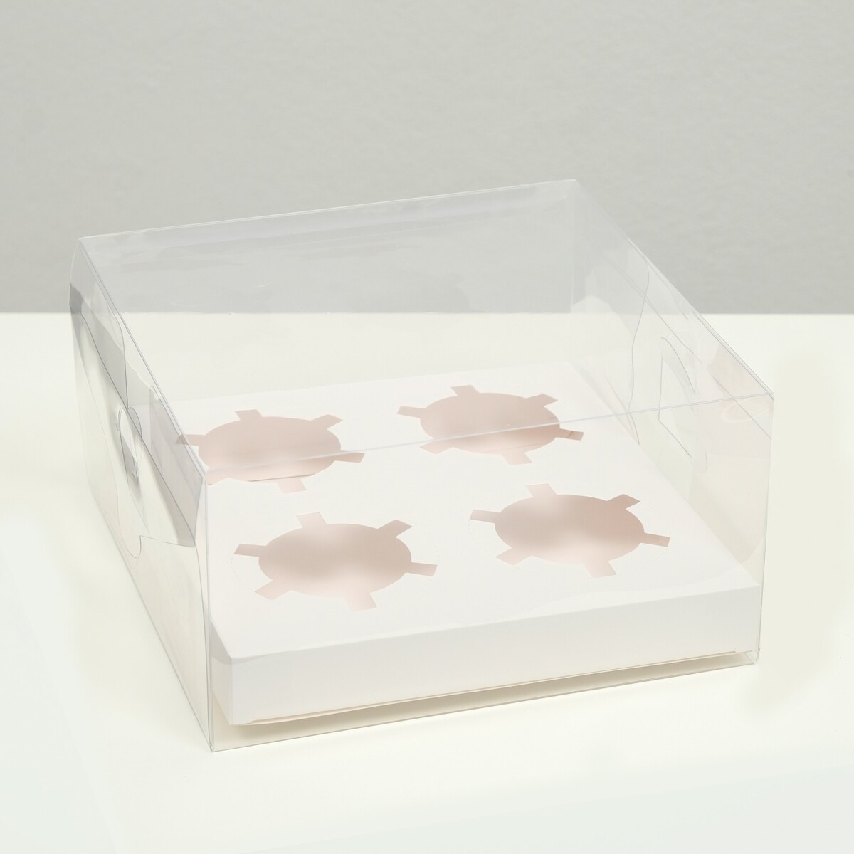 Коробка на 4 капкейка, белая, 18,5 × 18 × 10 см коробка на 4 капкейка серебро 18 5 × 18 × 10 см
