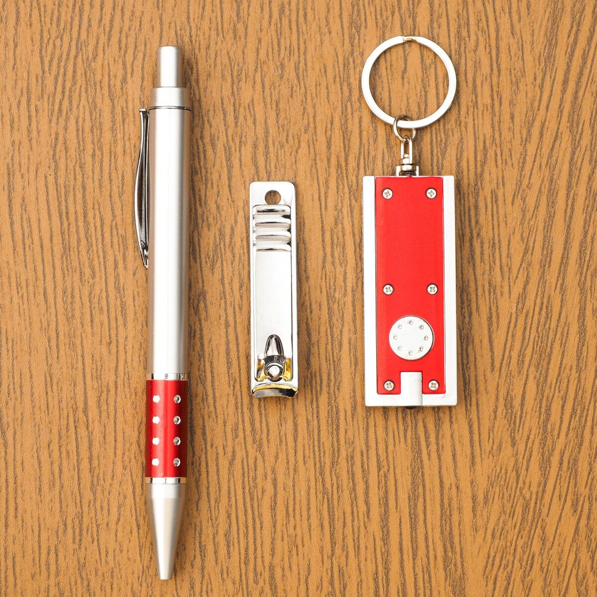 Набор подарочный 3в1 (ручка, кусачки, фонарик красный) ручка панорама грозный красный