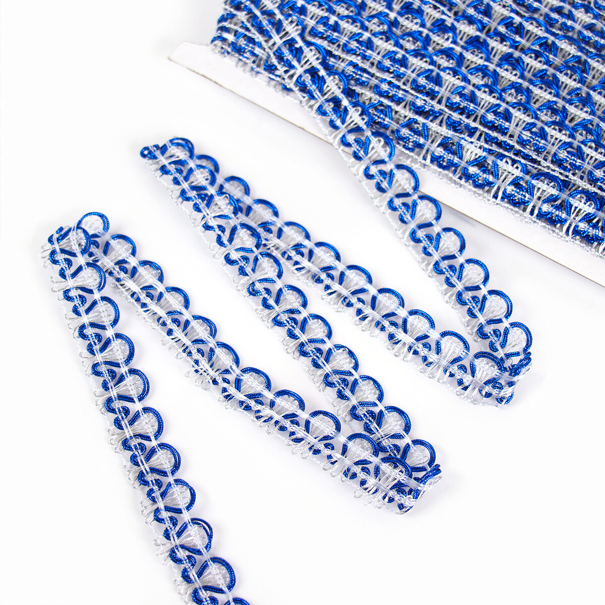 Тесьма плетеная сине-белый в рулоне 20 метров