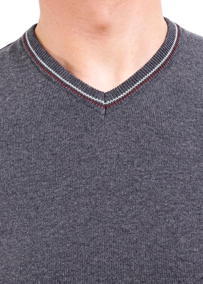 фото Свитер clever