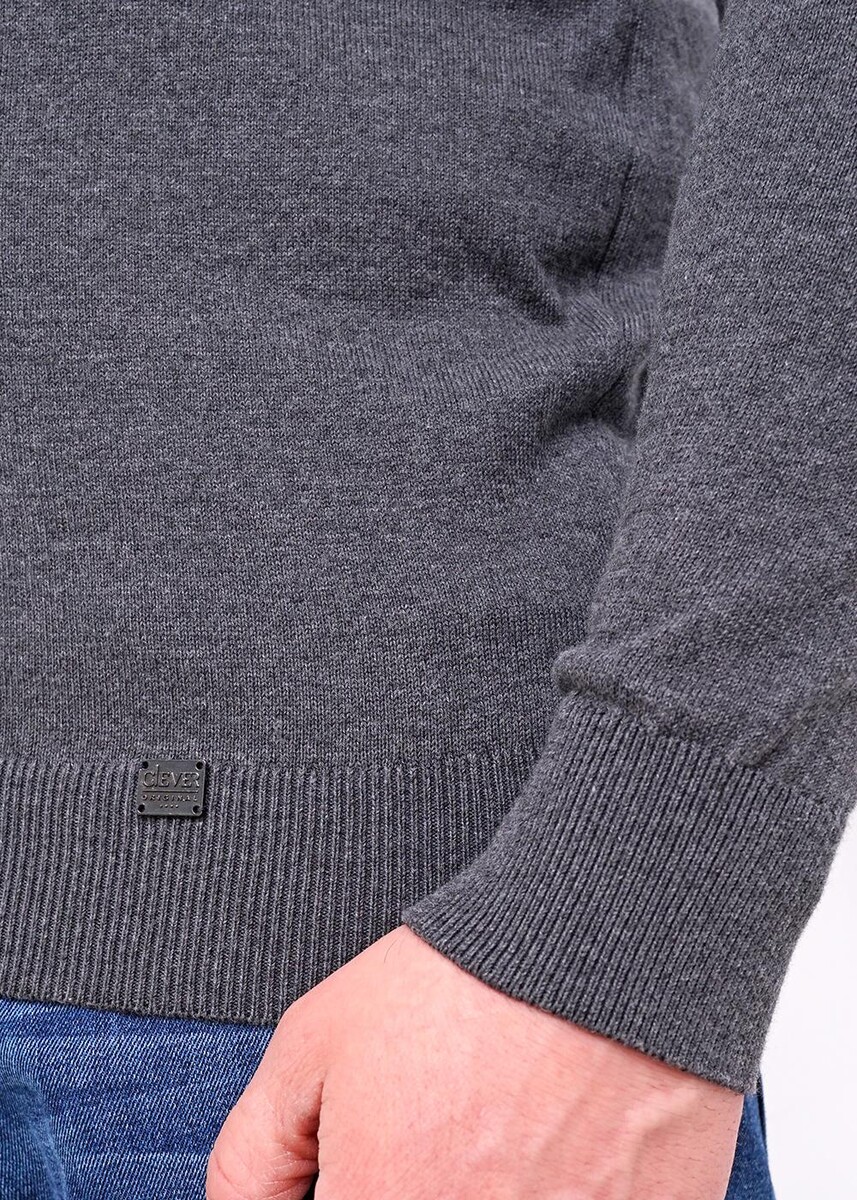 фото Свитер clever