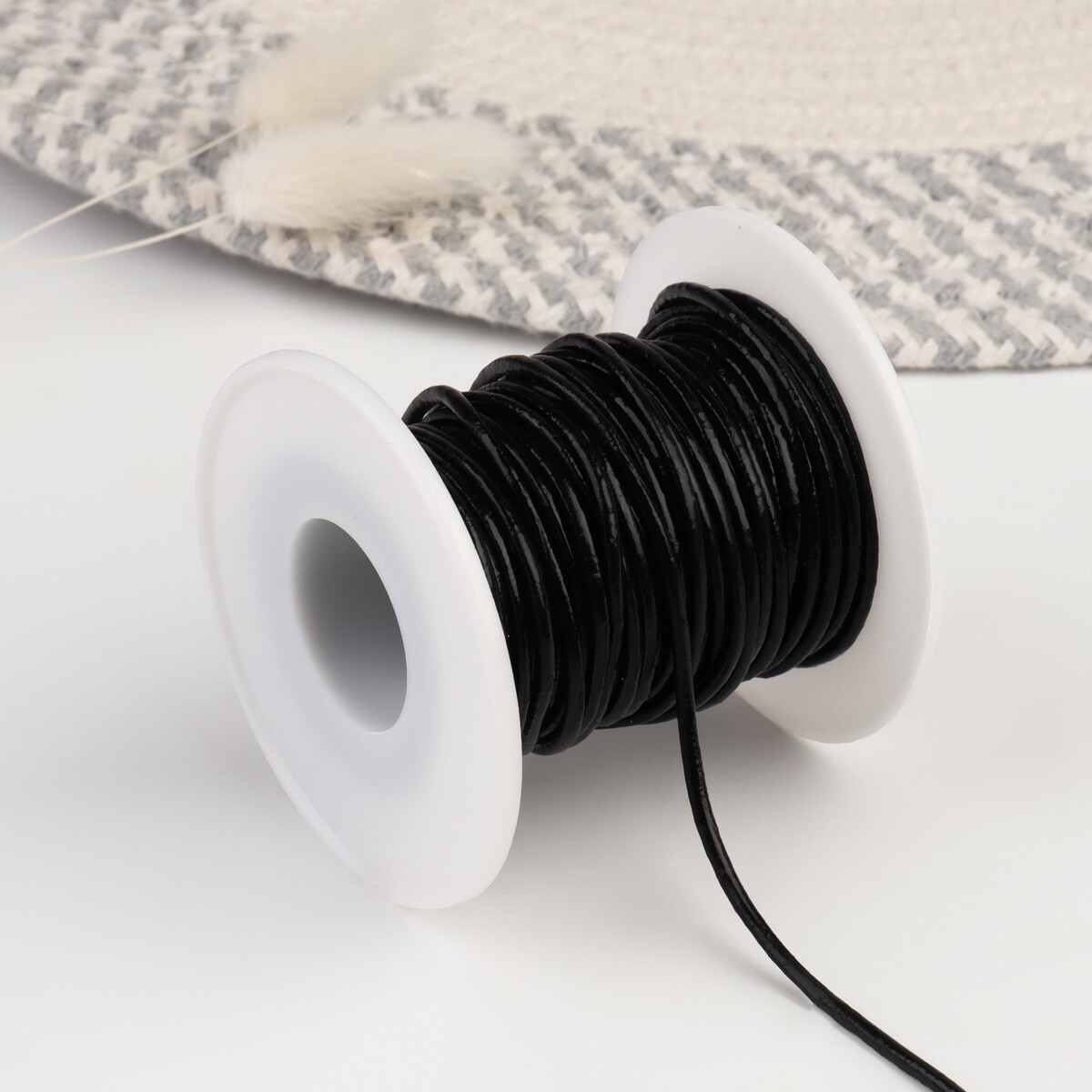 Шнур для плетения, из натуральной кожи, d = 2 мм, 10 ± 0,5 м, цвет черный No brand