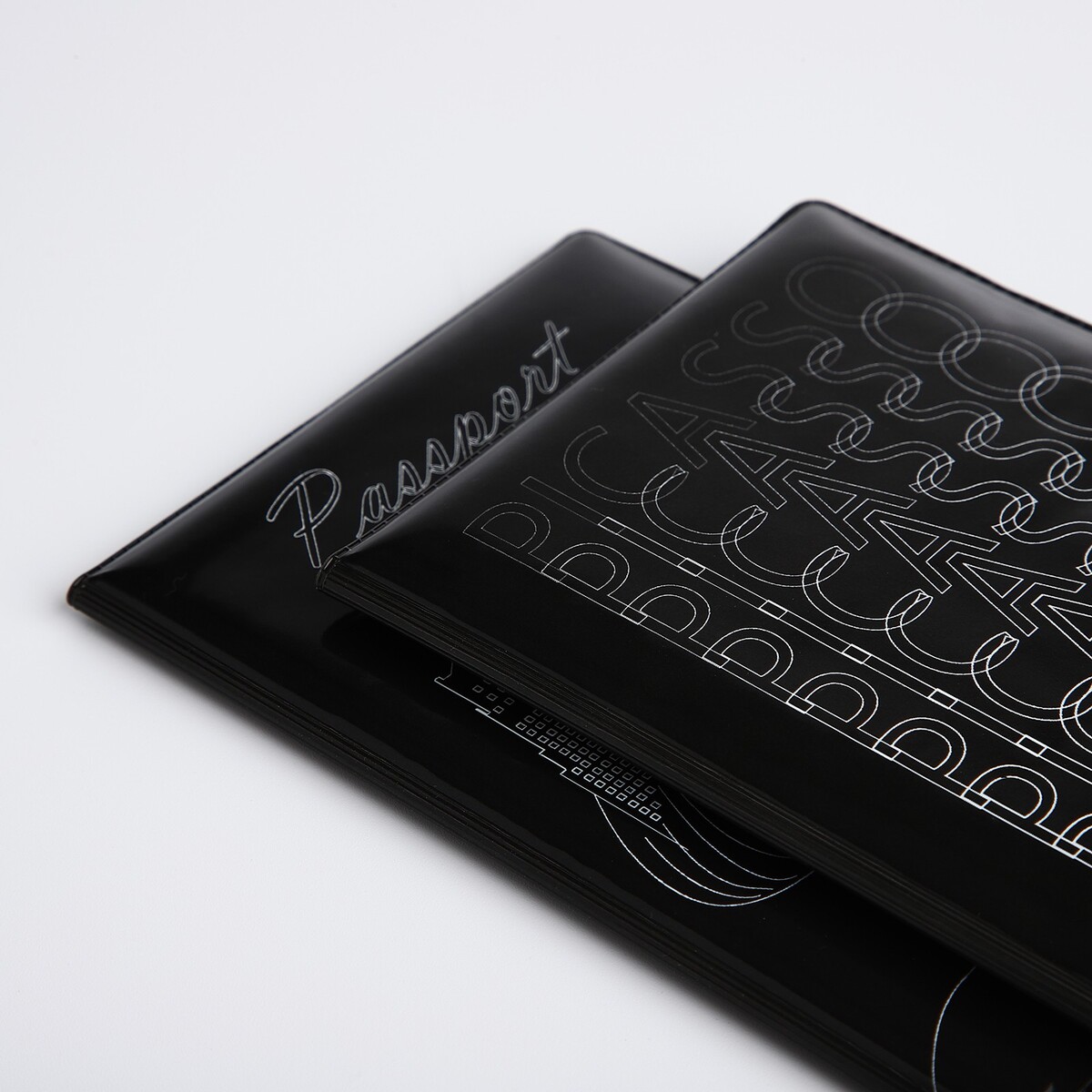 фото Подарочный набор: 2 обложки для паспорта, цвет черный/серый no brand