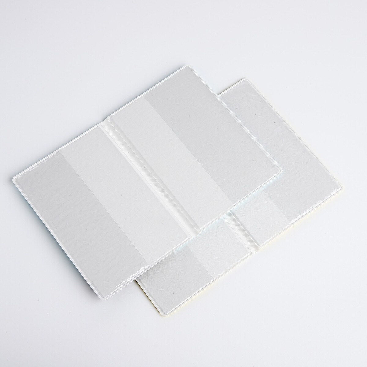 фото Подарочный набор: 2 обложки для паспорта, цвет черный/серый no brand