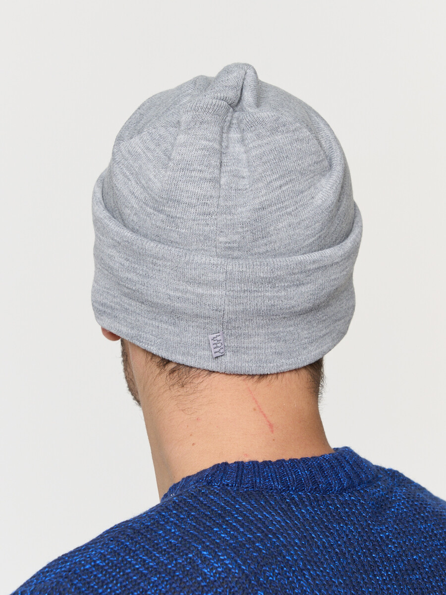 фото Шапка vay