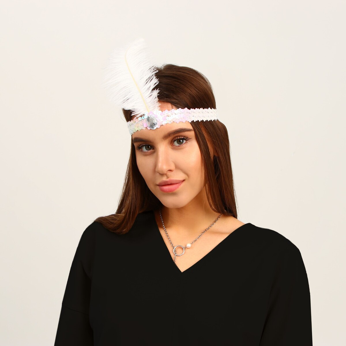 фото Повязка на голову с пером, цвет белый страна карнавалия
