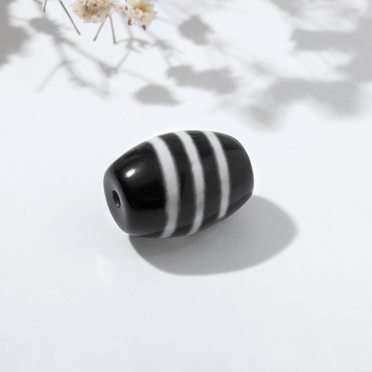 

Бусина дзи, Черный